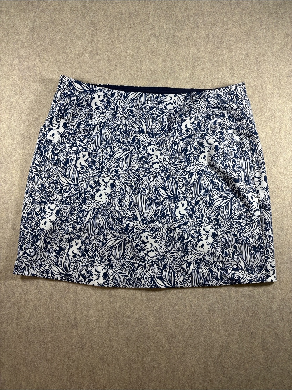 Lilly Pulitzer Women’s Navy and White Koala Print Golf Skort size 14